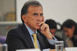 Miguel Ángel Yunes, dispuesto a declarar y entregar información a la FGR