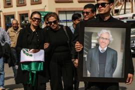 En el patio de la Casa Municipal de Cultura en Fresnillo, Zacatecas, se rindió un homenaje a Juan Pérez Guardado, quien fuera director de Desarrollo Social del Ayuntamiento y quien fue asesinado.