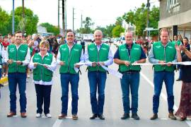 El gobernador Manolo Jiménez y el alcalde Román Cepeda entregaron las obras de pavimentación en la colonia Tierra y Libertad.