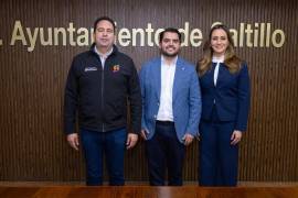 Alfonso Figueroa Vicuña es licenciado en Derecho y cuenta con experiencia previa en la administración municipal y en el propio DIF Saltillo.