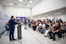 Autoridades municipales, empresarios y representantes de organismos empresariales participaron en el arranque del programa que busca fortalecer la competitividad de las PyMES mediante inteligencia artificial.