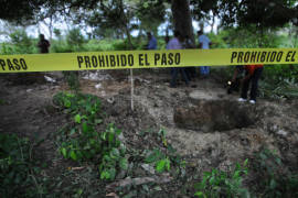 Buscan en fosas restos de tres marinos desaparecidos en Veracruz