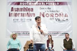 Fernández Noroña encabezó reuniones con militantes de Morena en municipios de La Laguna, donde anunció que regresará a Coahuila para apoyar a candidatos al Congreso local.