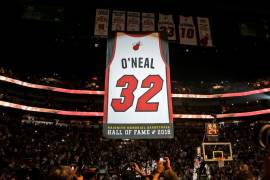 Heat rinden tributo a Shaquille O’Neal, retiran su legendario 32