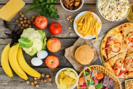 Versión. A través de la investigación de campo y la experiencia directa, Michael Pollan reconstruye el recorrido de los alimentos desde su origen hasta la mesa de los consumidores.