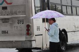 La falta de asistencia observada en la última semana, en parte debido al mal tiempo, ha dejado en los padres la responsabilidad de decidir si sus hijos deben ir a la escuela.