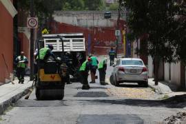Las brigadas municipales rehabilitaron diversos tramos de la calle Ignacio Allende para mejorar la movilidad hacia el Centro Histórico.