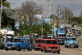 La isla continúa sufriendo el bloqueo petrolero estadounidense que requiere a diario de unos 60 mil barriles de crudo importados para satisfacer sus necesidades energéticas.