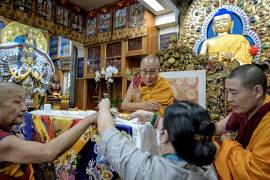 El Dalái Lama ha insinuado que podría desafiar las prácticas de sucesión establecidas como parte de una aparente estrategia para deshacerse de los chinos.