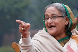 La primera ministra de Bangladesh, Sheikh Hasina, habla durante una conferencia de prensa en Dhaka, Bangladesh, el 6 de enero de 2014.