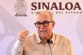 El gobernador de Sinaloa, Rubén Rocha Moya, enfrenta una nueva presión política tras darse a conocer una presunta solicitud de detención provisional con fines de extradición.