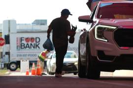 La demanda, encabezada por los estados de California y Massachusetts, argumenta que los beneficios SNAP se retrasarán por primera vez desde el inicio del programa. FOTO: