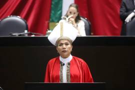 La diputada Salma Luévano subió al pleno de la Cámara baja en fe de los derechos de la comunidad LGBTTTQIA+.