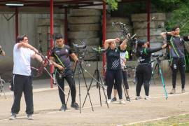 Los coahuilenses se preparan para competir en la disciplina de tiro con arco en Jalisco.