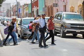 Desde temprana hora de este lunes más de mil 200 elementos de la Comisaría vigilarán para que el regreso a clases transcurra sin contratiempos.