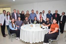 Autoridades municipales y personal médico se reunieron en el DIF Monclova para conmemorar el Día de las y los Médicos.
