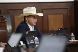 El diputado Antonio Flores volvió a cuestionar los contratos de compra de carbón de la CFE, tras ser rechazado en la sesión del 7 de octubre.