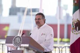 Octavio Romero Oropeza, director de Pemex, durante el anunció de rehabilitación de la refinería de Cadereyta.