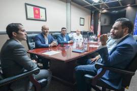 Carlos Villarreal Pérez y Aarón Valdez establecieron las primeras bases para hermanar a Monclova y Eagle Pass.