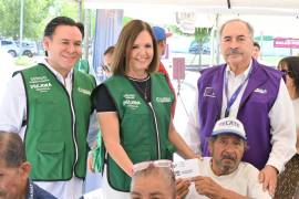La alcaldesa Sara Irma Pérez Cantú destacó la importancia de acercar los servicios de salud a las colonias.