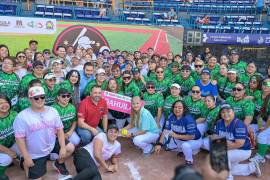 El alcalde Carlos Villarreal Pérez encabezó la inauguración del Campeonato Nacional de Softbol Femenil.