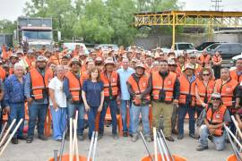 El alcalde Emilio De Hoyos Montemayor encabezó la entrega de maquinaria, vehículos y herramientas para fortalecer las labores de la Dirección de Imagen Urbana de Acuña.
