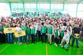 Beneficiarios e integrantes del gabinete estatal y municipal se dieron cita en Torreón para refrendar el compromiso con la educación y el desarrollo juvenil de la región.