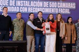La entrega de 500 nuevas cámaras de videovigilancia se realizó en la Benemérita Escuela Normal de Coahuila, como parte del fortalecimiento del sistema de seguridad en Saltillo.