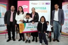 En esta primera etapa, el Gobierno del Estado ha entregado 550 becas ADETI para los niños.