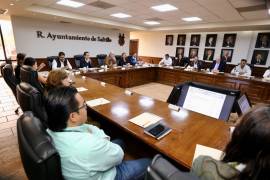 José María Fraustro Siller preside la sesión del Consejo Directivo del DIF Saltillo, donde se detallaron los logros del tercer trimestre.