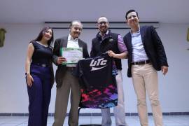 La actividad forma parte de los esfuerzos de vinculación entre la universidad y el sector empresarial para acercar a los estudiantes a escenarios reales de trabajo.