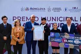 Durante el evento se reconoció la destacada participación de los jóvenes en diversas áreas como el deporte, la cultura, el emprendimiento y el servicio social.