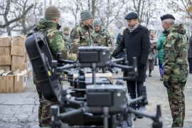 El presidente Sandu informó que cinco drones rusos violaron su espacio aéreo apenas unas horas antes de que el país celebrara su independencia, en lo que el presidente calificó como un intento de “intimidación”.