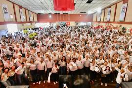 Militancia priista acompañó la sesión del Consejo Político donde se formalizó la candidatura.