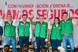 En el ejido El Perú, las familias recibieron una techumbre con una inversión superior a los 2 millones de pesos, destinada a actividades deportivas y de convivencia.