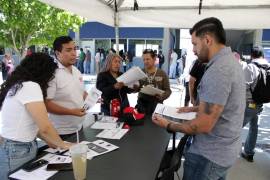 Empresas participantes ofrecieron información directa sobre vacantes y procesos de contratación.