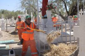Torreón listo para Día de Muertos con operativo de limpieza en panteones