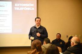 El fiscal general Federico Fernández Montañez se reunió con notarios en Monclova para fortalecer la prevención y denuncia de la extorsión telefónica