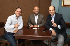 Encuentro. Los exalcaldes de Saltillo se reunieron con el dirigente estatal del PRI, Rodrigo Fuentes, y lo anunciaron en redes sociales.