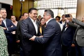 Hasta enero de 2024, el exgobernador michoacano está inhabilitado políticamente por lo que, en caso de ganar la contienda del Frente Amplio por México no podrá registrarse como precandidato ante el INE.