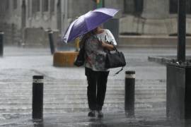 El Servicio Meteorológico Nacional advirtió lluvias intensas, tormentas eléctricas, granizadas y oleaje elevado en varias regiones de México este miércoles, debido a la interacción de monzón, vaguadas, canales de baja presión y la onda tropical 32