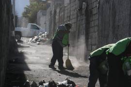 El programa “Aquí Andamos” refuerza las acciones de mantenimiento urbano, mejorando la imagen y salubridad de espacios públicos.