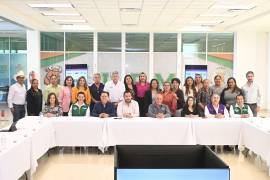 La reunión regional de salud, encabezada por el titular de la SS, Eliud Aguirre Vázquez, se llevó a cabo en la Universidad Polítécnica Monclova-Frontera.