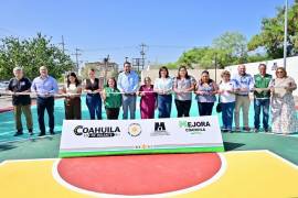 Carlos Villarreal entregó la rehabilitación integral de la plaza de la colonia Praderas, obra que beneficiará a decenas de familias del sector.