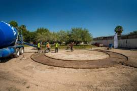 Avanza la construcción de la nueva plaza en El Pedregal, con áreas para deporte y recreación familiar.