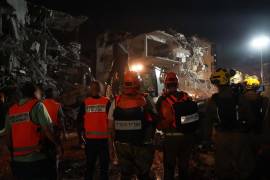 En medio de una fuerte tensión entre Irán e Israel, tras los recientes ataques, fuerzas policiales israelíes confirmaron la muerte de una ciudadana en Ramat Gan, la zona metropolitana de Tel Aviv, después del impacto de uno de los misiles.