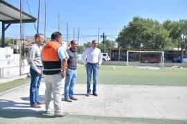 Emilio De Hoyos supervisó obras de pavimentación, electrificación y espacios deportivos enfocadas en el desarrollo de las familias acuñenses. FOTOS: CORTESÍA
