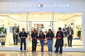 Con el corte de listón, autoridades del centro comercial y directivos de la marca inauguraron la primera tienda de Tommy Hilfiger en Saltillo, ubicada en Galerías Saltillo.