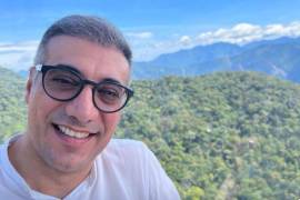 Reza Valizadeh, un reportero iraní-estadounidense, se mantiene detenido en Evin, una de las prisiones de alta seguridad del régimen iraní.