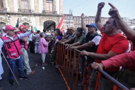 López Obrador deslindó de responsabilidad a las autoridades gubernamentales estatales y federales sobre haber colocado vallas metálicas para prohibir el ingreso.